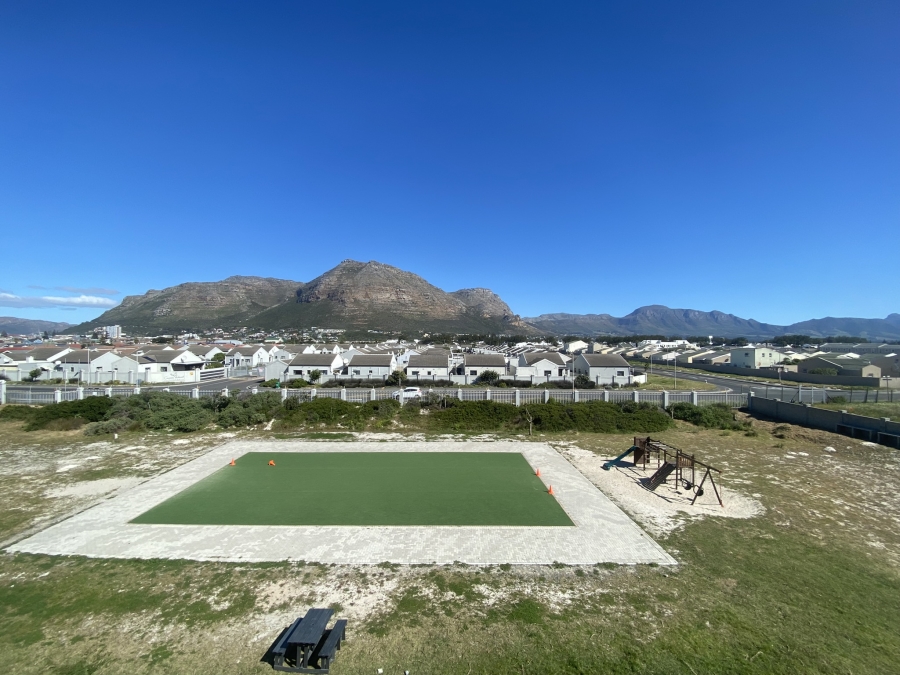 To Let 2 Bedroom Property for Rent in Muizenberg Western Cape